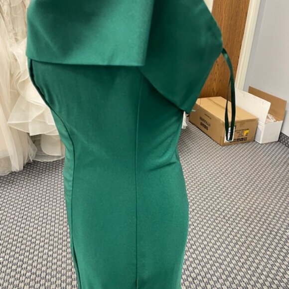 Off the Shoulder Green Formal Dress with Train - Picture 5 of 9
